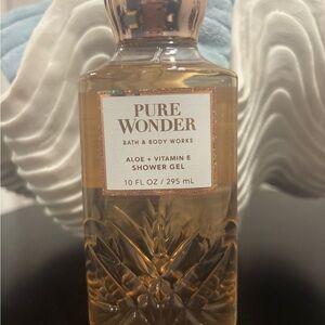 Pure Wonder Aloe + Vitamin E Shower Gel